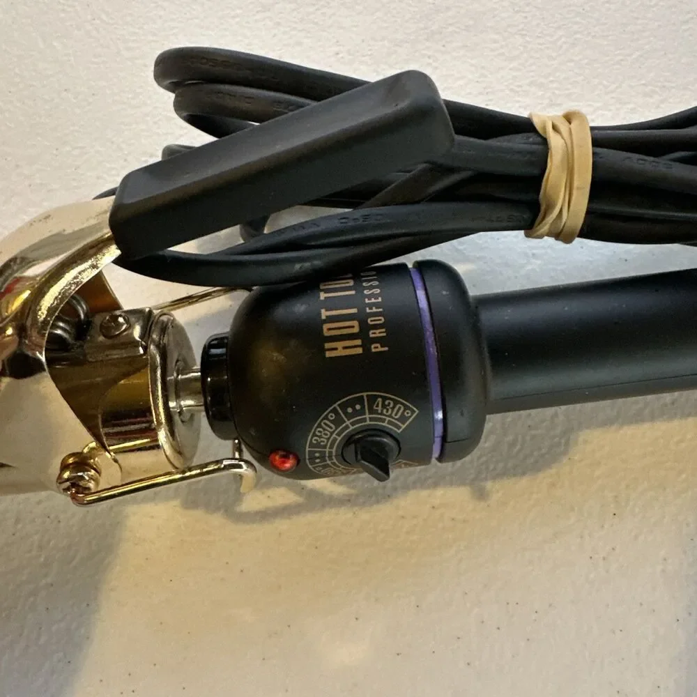 Hot Tools Professional 1110 Curling Iron 24k Gold 1 1/4 Inch Gold Plated Barrel